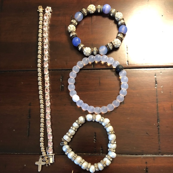 Jewelry - Bracelets set of 5